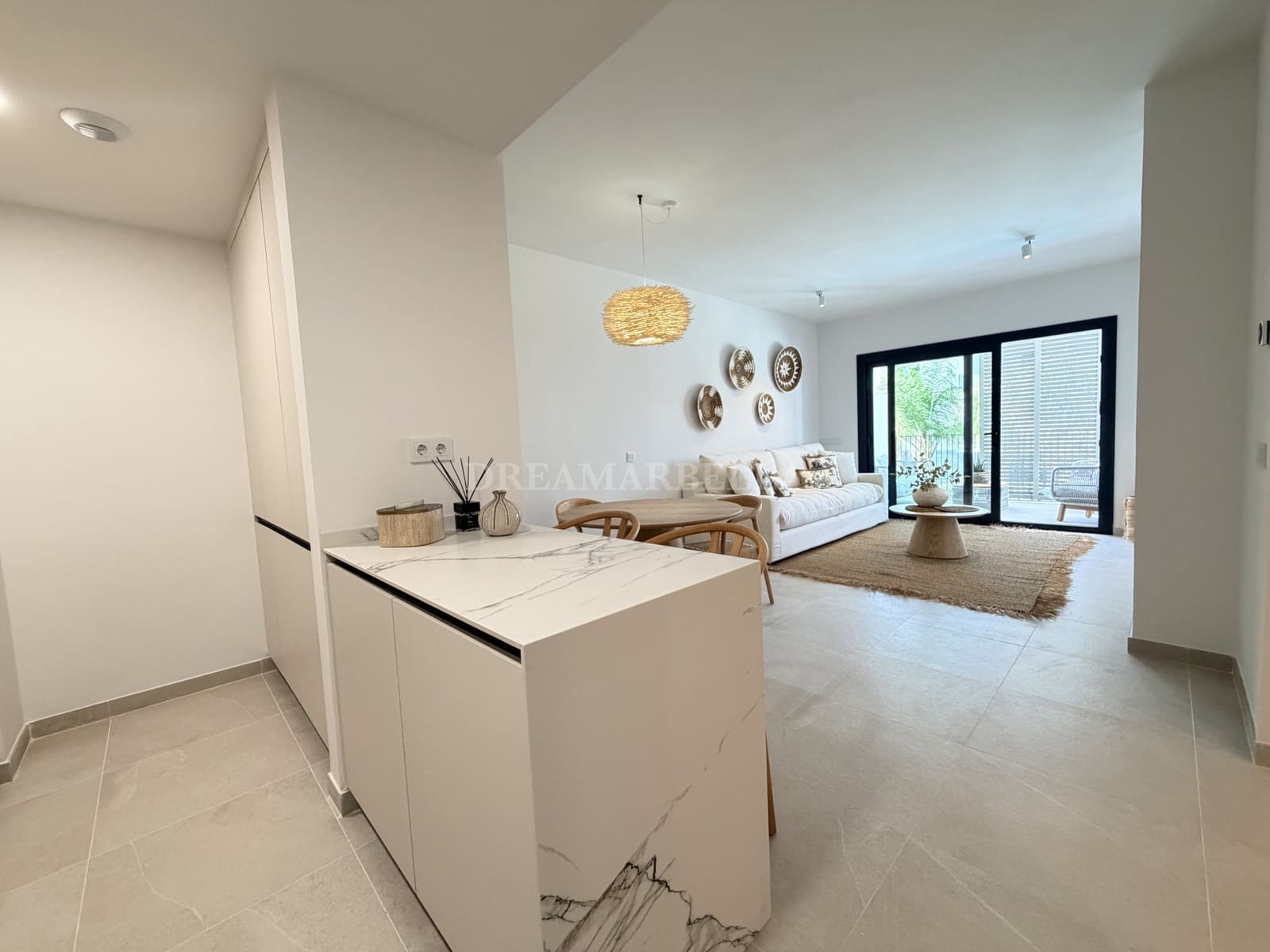 2 quarto Apartamento para arrendar em Estepona com piscina garagem - 2 500 € (Ref: 10000214)