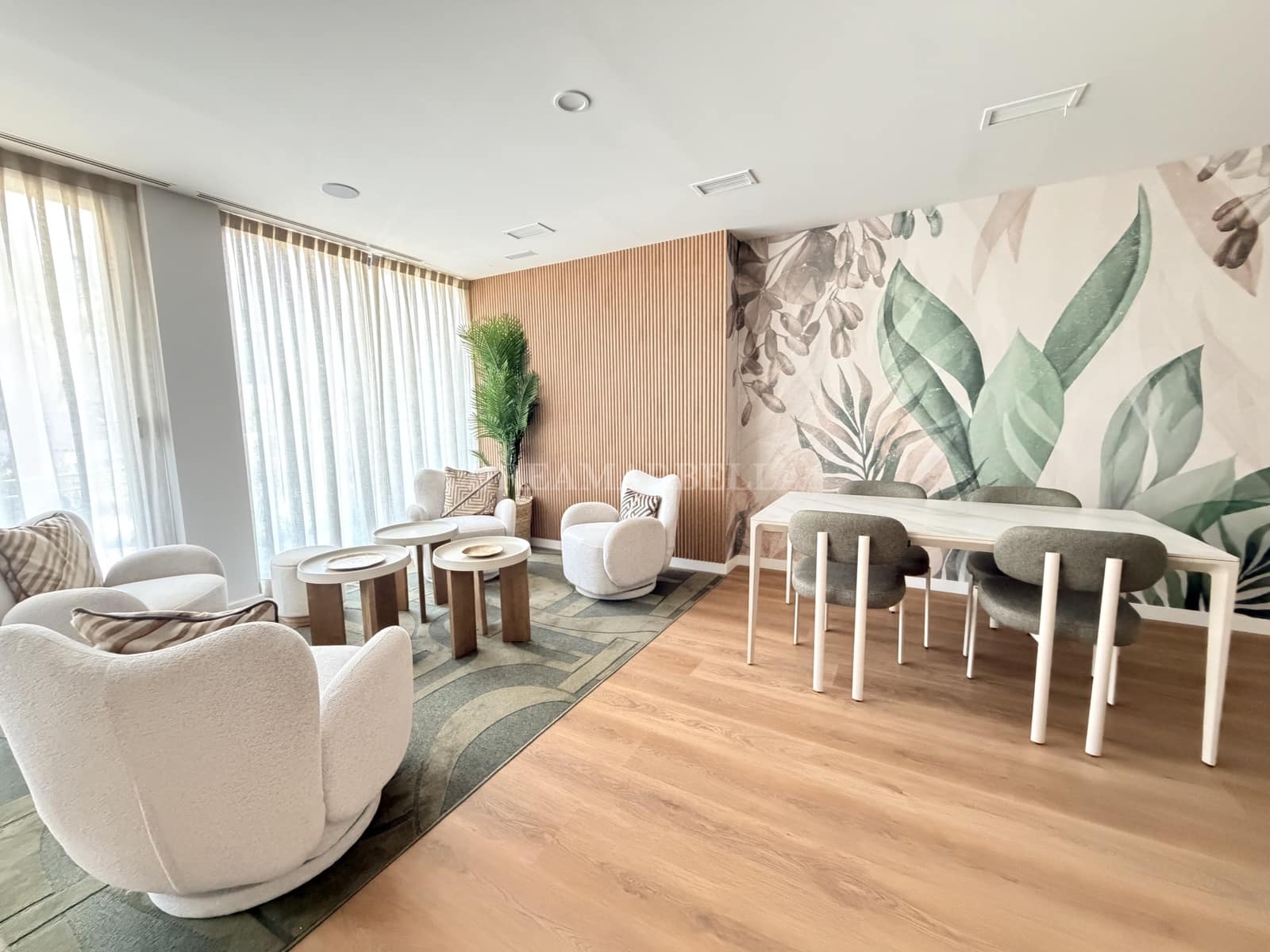 2 quarto Apartamento para arrendar em Estepona com piscina garagem - 2 500 € (Ref: 10000214)