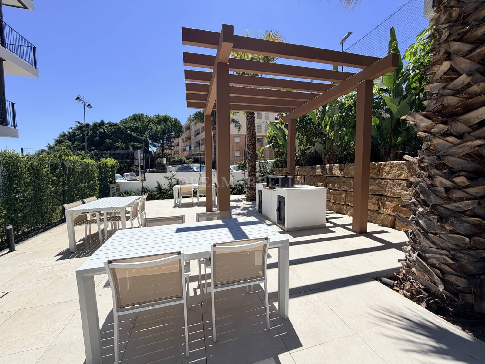 2 quarto Apartamento para arrendar em Estepona com piscina garagem - 2 500 € (Ref: 10000214)
