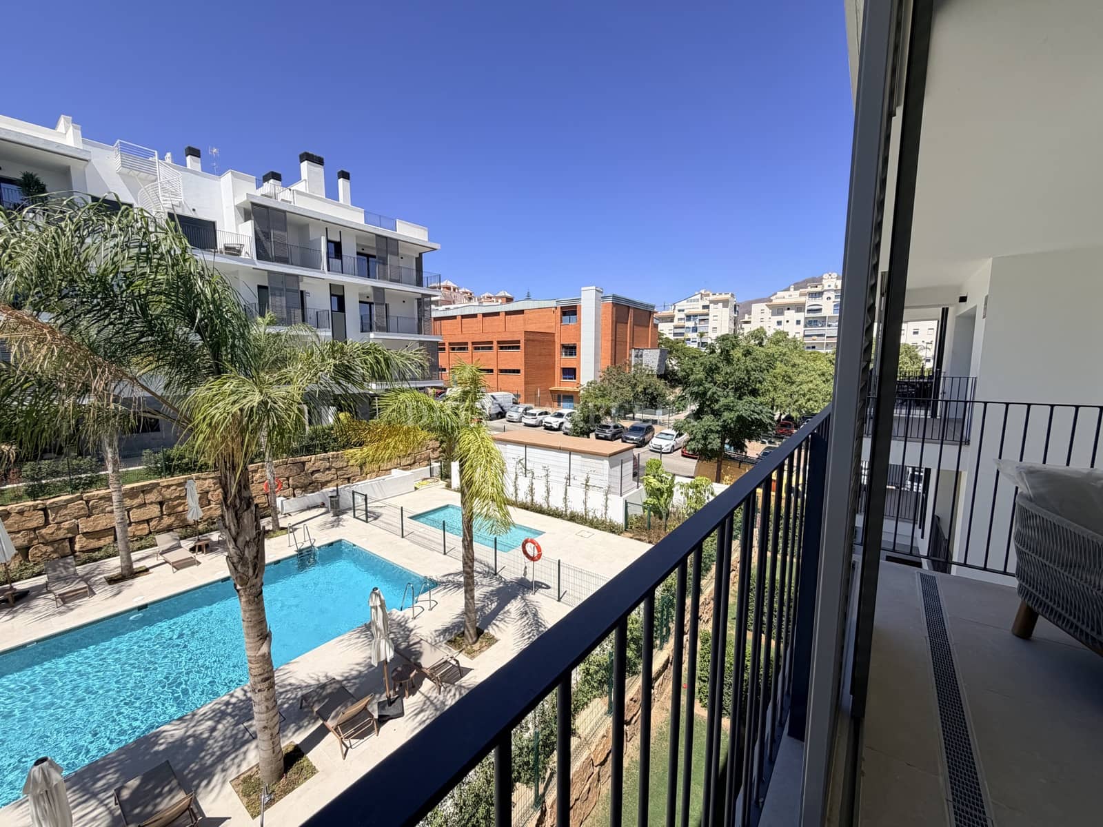 2 quarto Apartamento para arrendar em Estepona com piscina garagem - 2 500 € (Ref: 10000214)