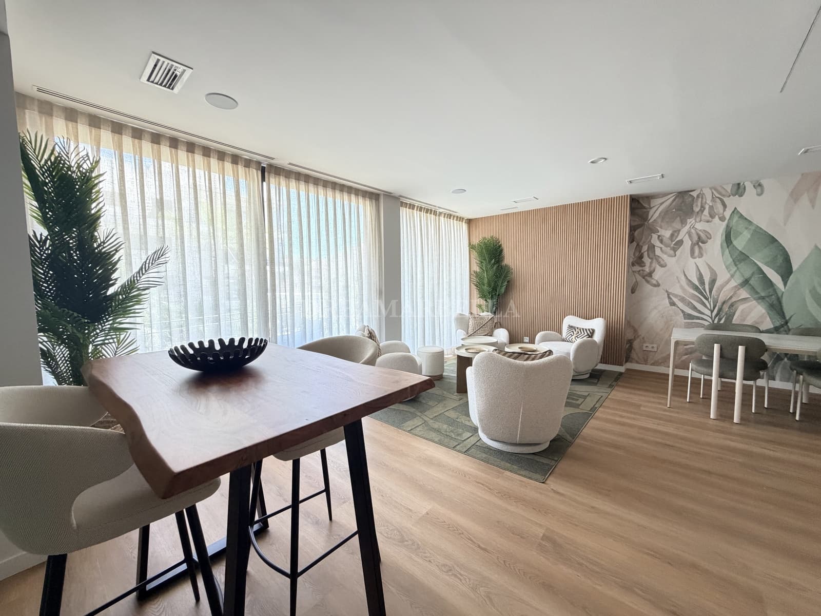 2 quarto Apartamento para arrendar em Estepona com piscina garagem - 2 500 € (Ref: 10000214)