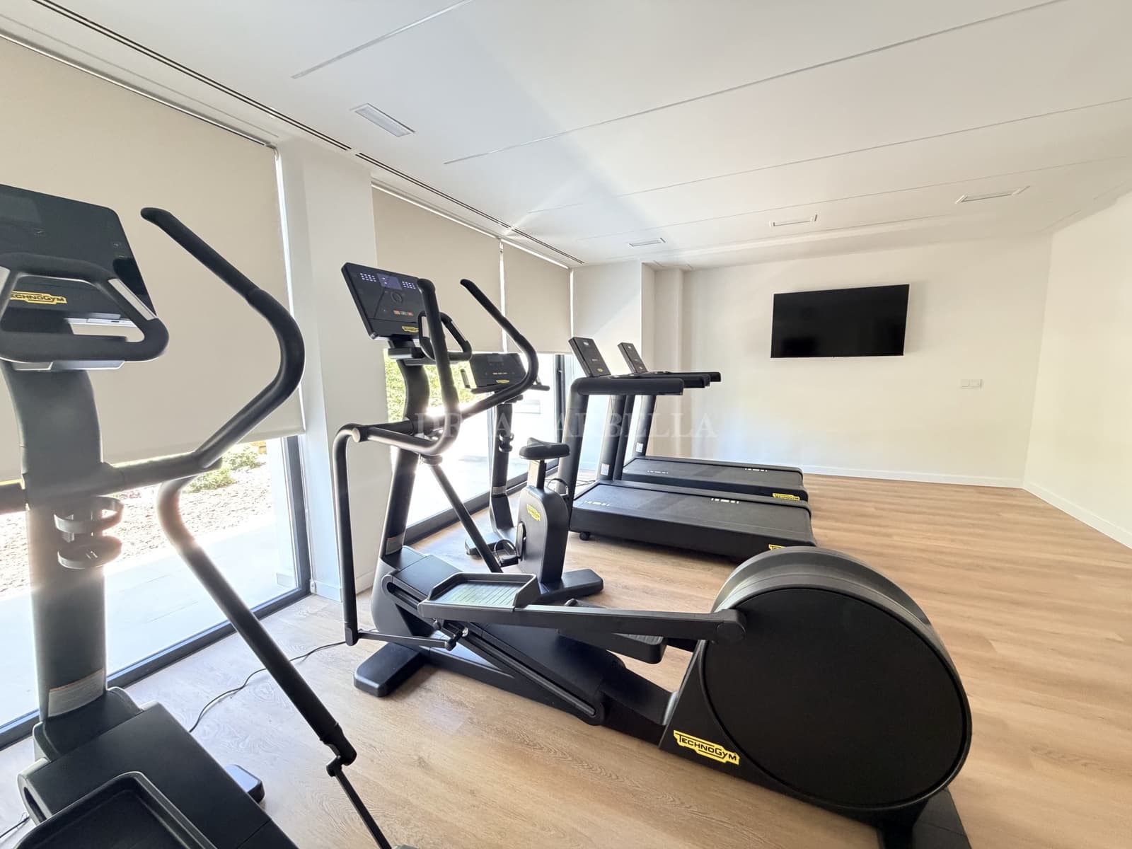 2 camera da letto Appartamento da affittare in Estepona con piscina garage - 2.500 € (Rif: 10000215)