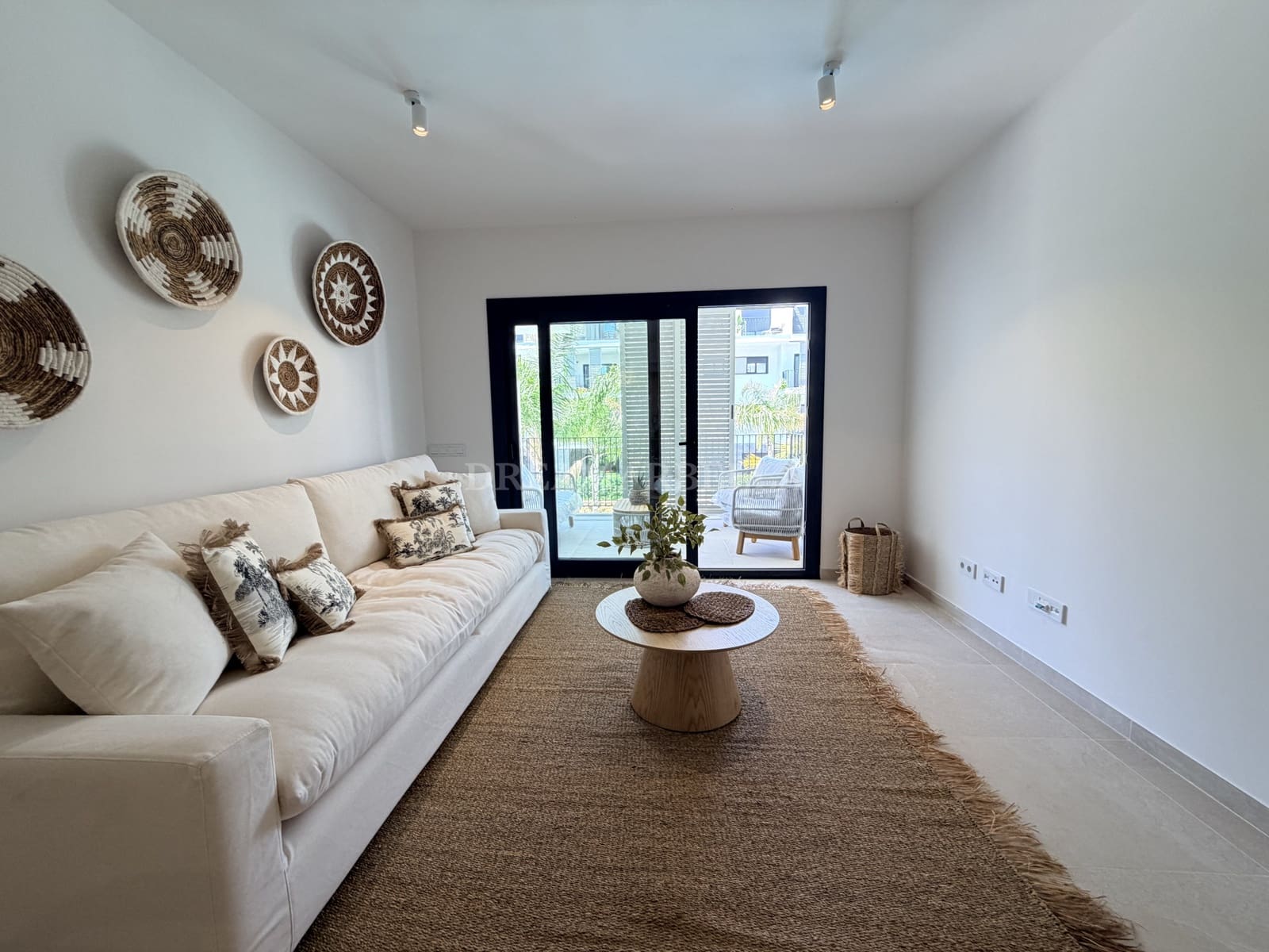 2 camera da letto Appartamento da affittare in Estepona con piscina garage - 2.500 € (Rif: 10000215)