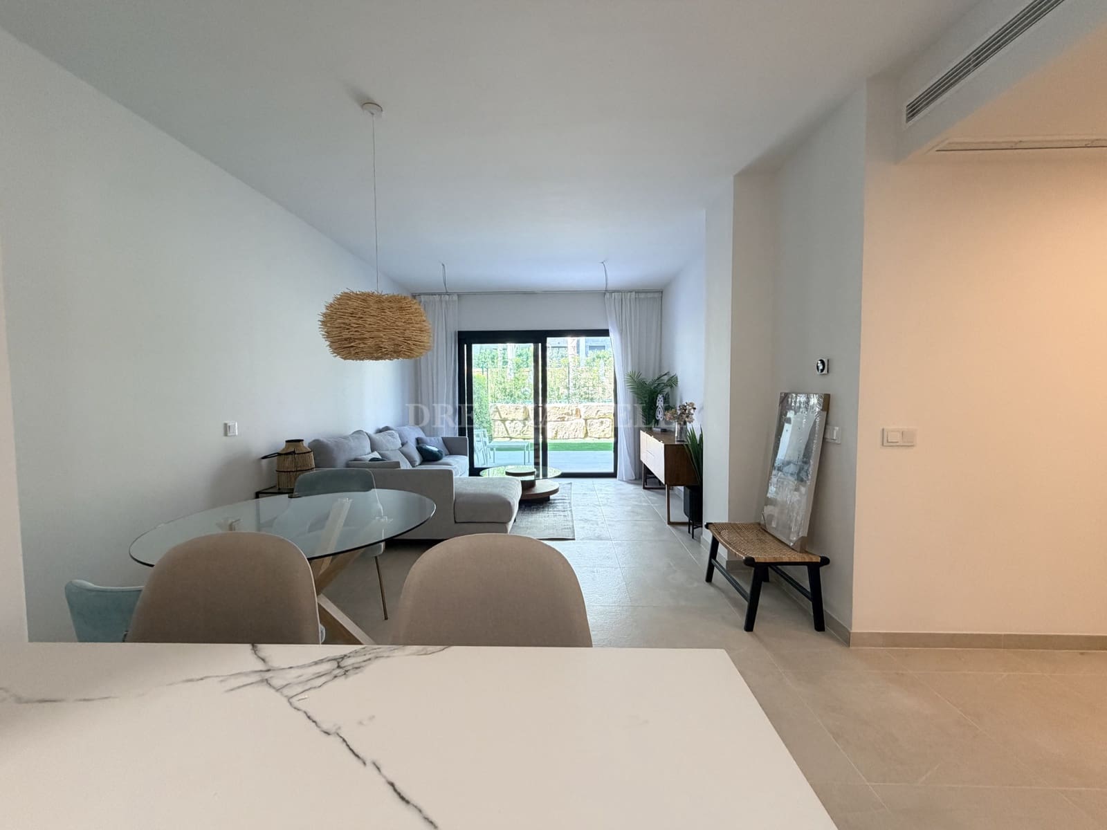 2 sovrum Lägenhet att hyra i Estepona med pool garage - 2 500 € (Ref: 10000215)