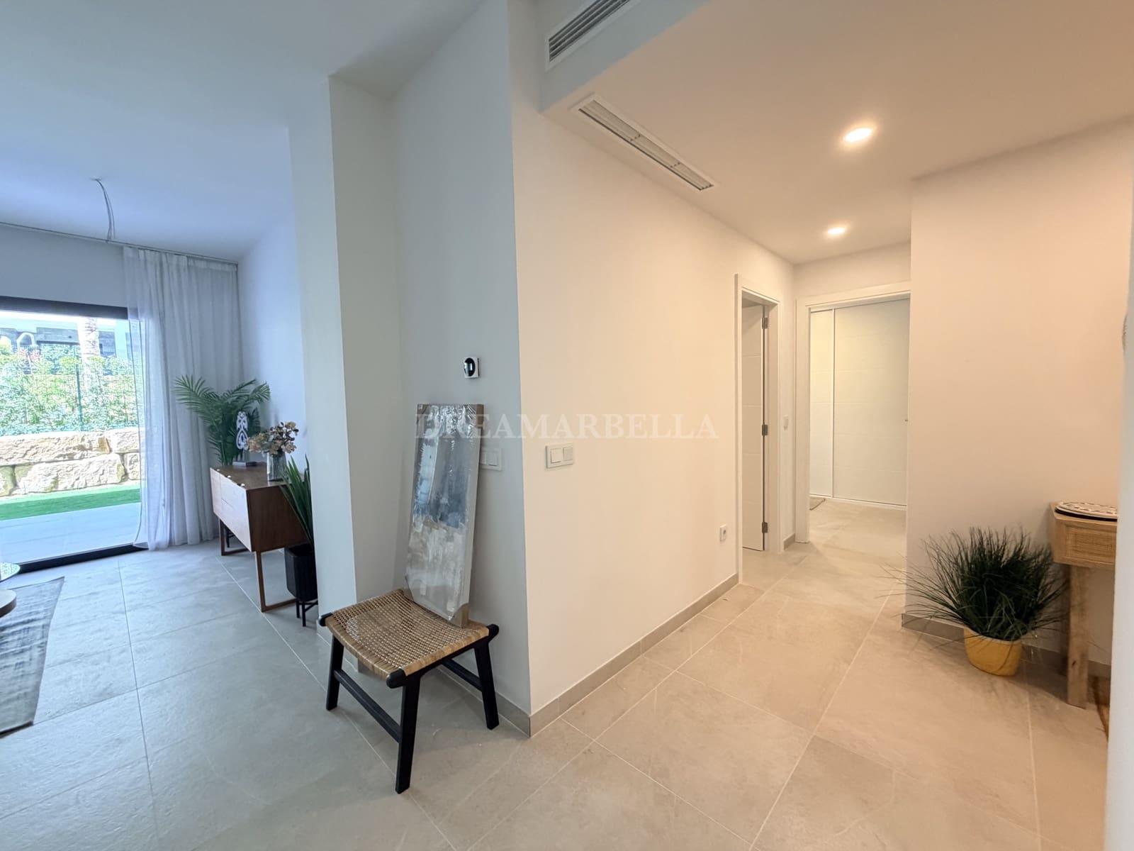 2 sovrum Lägenhet att hyra i Estepona med pool garage - 2 500 € (Ref: 10000215)