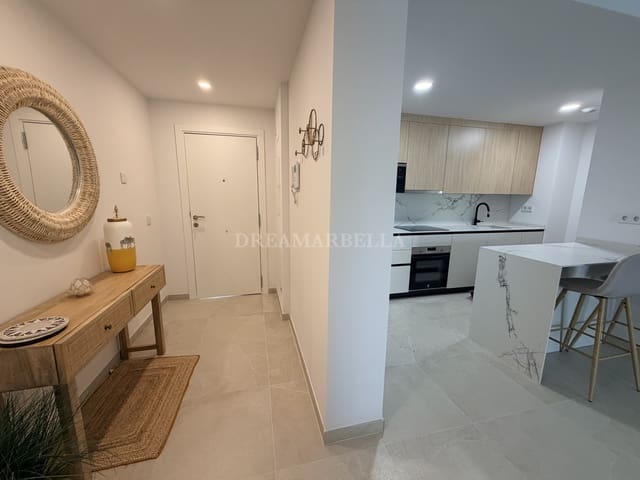 Apartamento de 2 habitaciones en Estepona en alquiler con piscina garaje - 2.500 € (Ref: 10000215)