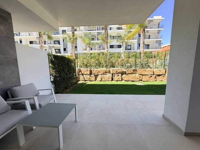 Apartamento de 2 habitaciones en Estepona en alquiler con piscina garaje - 2.500 € (Ref: 10000215)