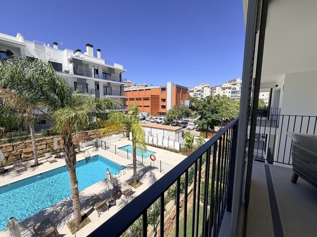 2 soveværelse Lejlighed til leje i Estepona med swimmingpool garage - € 2.500 (Ref: 10000215)