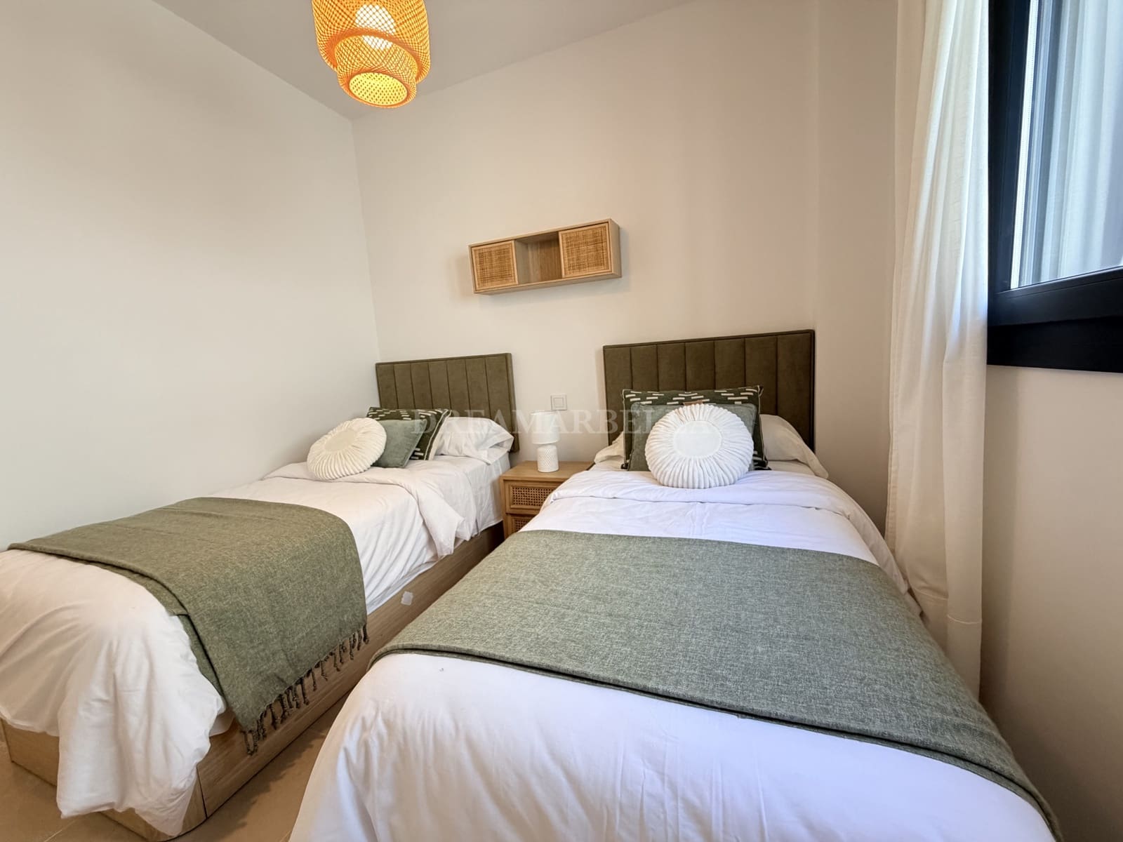 2 makuuhuone Huoneisto vuokrattavana paikassa Estepona mukana uima-altaan 
autotalli - 2 500 € (Ref: 10000216)