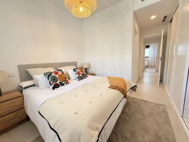 Appartement de 2 chambres à louer à Estepona avec piscine garage - 2 500 € (Ref: 10000216)