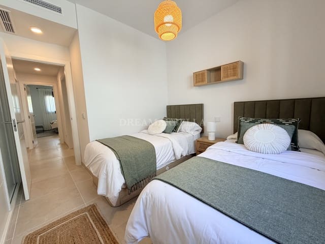 Appartement de 2 chambres à louer à Estepona avec piscine garage - 2 500 € (Ref: 10000216)
