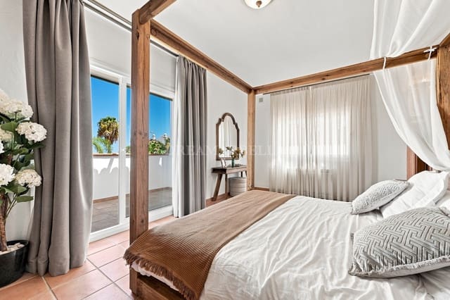 Villa/Maison de 4 chambres à louer à Atalaya-Isdabe, Estepona avec piscine garage - 8 500 € (Ref: 10007469)