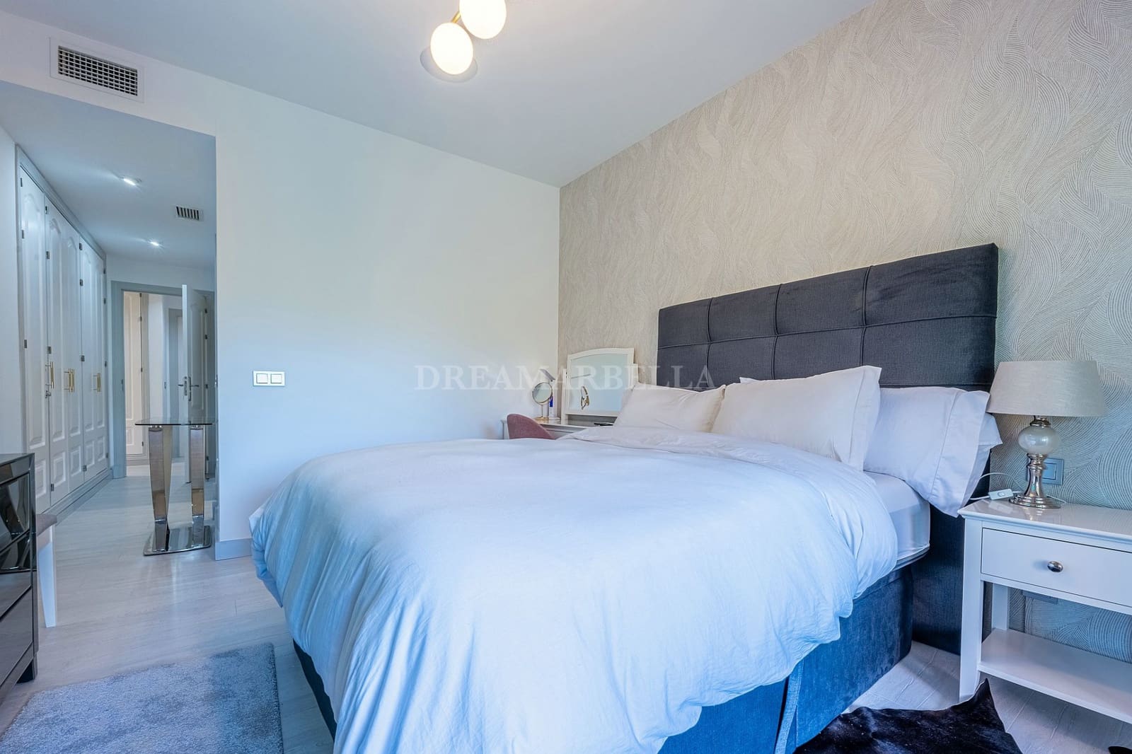 2 sypialnia Apartament do wynajęcia w Estepona z basenem garażem - 2 500 € (Ref: 10013459)