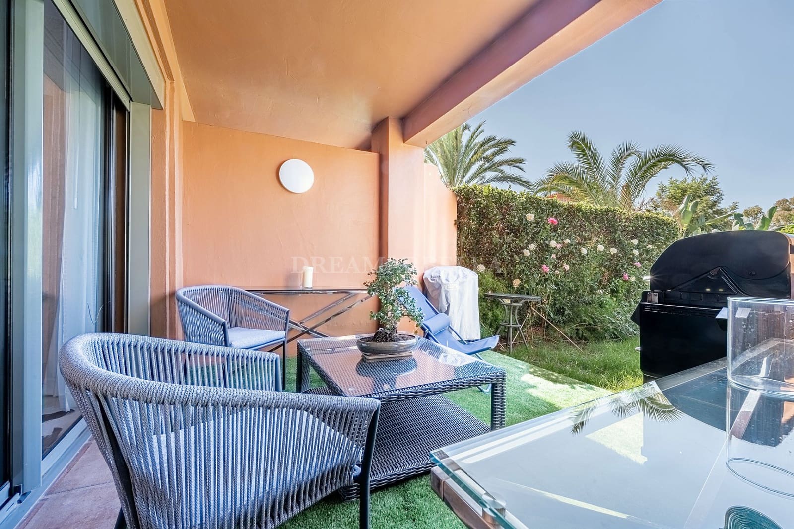 2 sypialnia Apartament do wynajęcia w Estepona z basenem garażem - 2 500 € (Ref: 10013459)