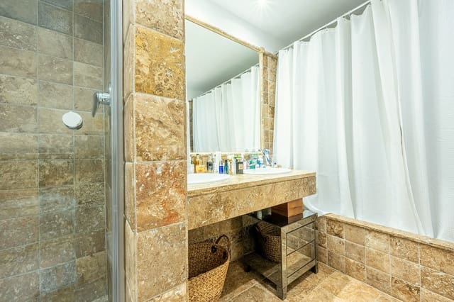 2 sypialnia Apartament do wynajęcia w Estepona z basenem garażem - 2 500 € (Ref: 10013459)