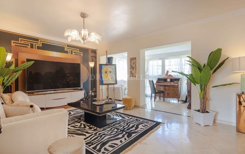 3 Zimmer Penthouse zu verkaufen in Guadalmina mit Pool Garage - 720.000 € (Ref: 9911403)
