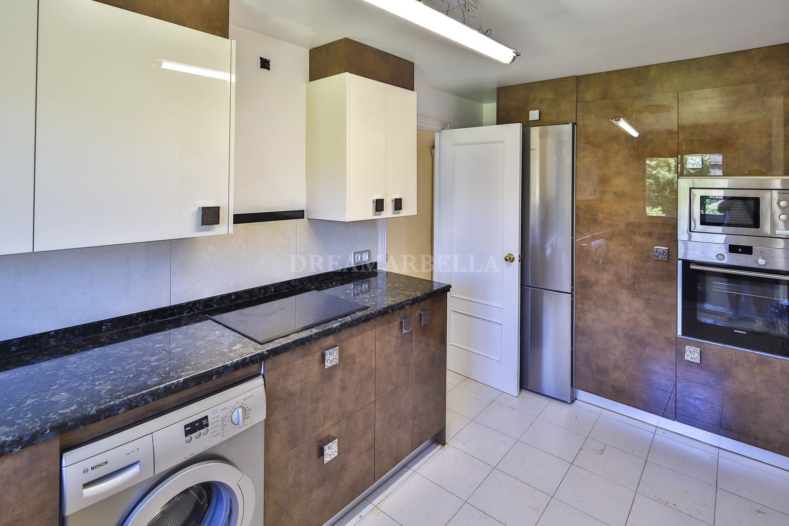 3 Zimmer Penthouse zu verkaufen in Guadalmina mit Pool Garage - 720.000 € (Ref: 9911403)
