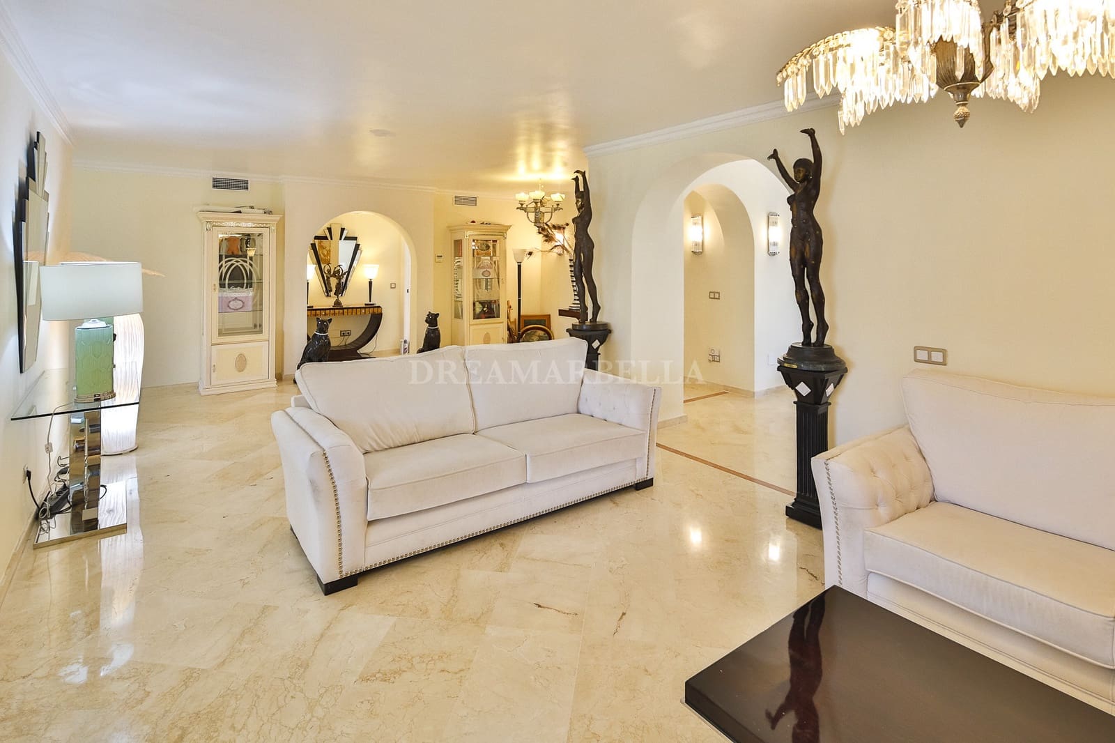 3 Zimmer Penthouse zu verkaufen in Guadalmina mit Pool Garage - 720.000 € (Ref: 9911403)