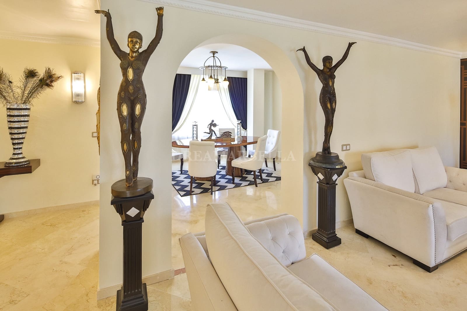 3 Zimmer Penthouse zu verkaufen in Guadalmina mit Pool Garage - 720.000 € (Ref: 9911403)