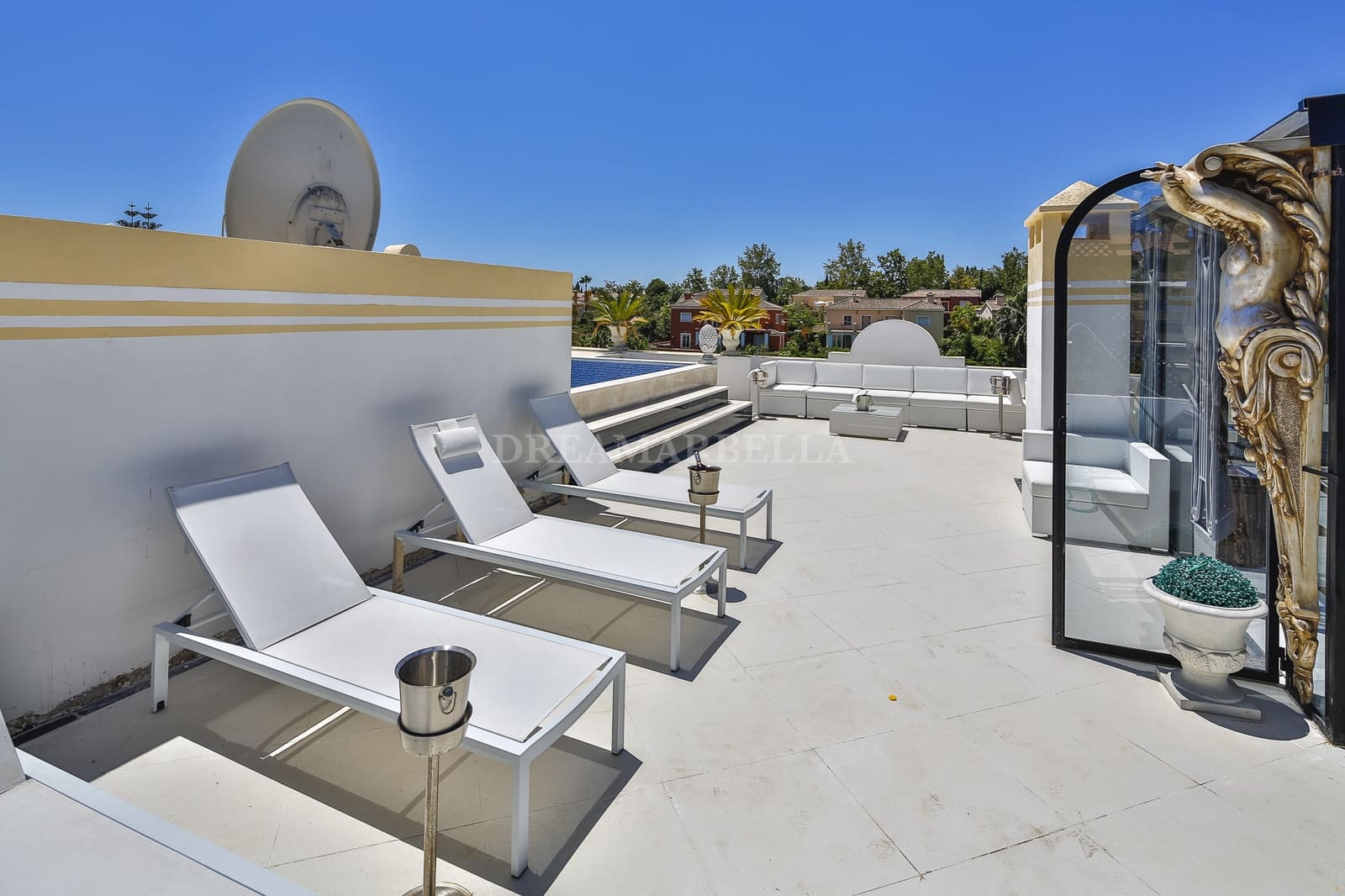 3 Zimmer Penthouse zu verkaufen in Guadalmina mit Pool Garage - 720.000 € (Ref: 9911403)