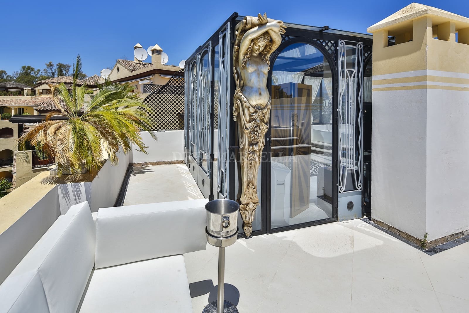 3 Zimmer Penthouse zu verkaufen in Guadalmina mit Pool Garage - 720.000 € (Ref: 9911403)