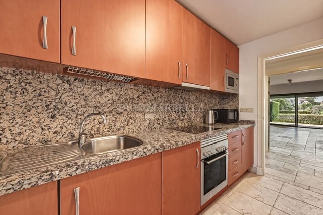 2 soverom Leilighet til salgs i Estepona med svømmebasseng garasje - € 480 000 (Ref: 9911404)