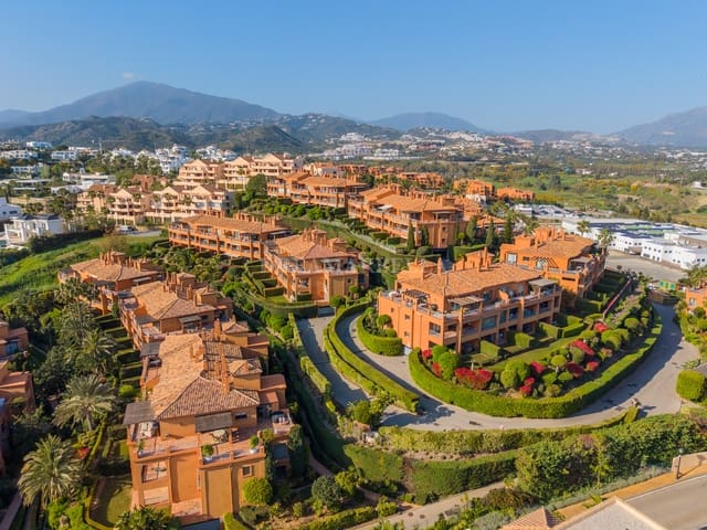 2 soverom Leilighet til salgs i Estepona med svømmebasseng garasje - € 480 000 (Ref: 9911404)