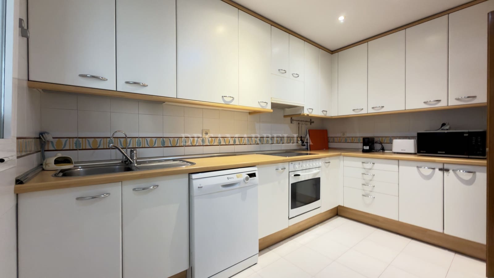 3 bedroom Apartment for sale in Costalita with pool garage - € 715,000 (Ref: 9911405)
