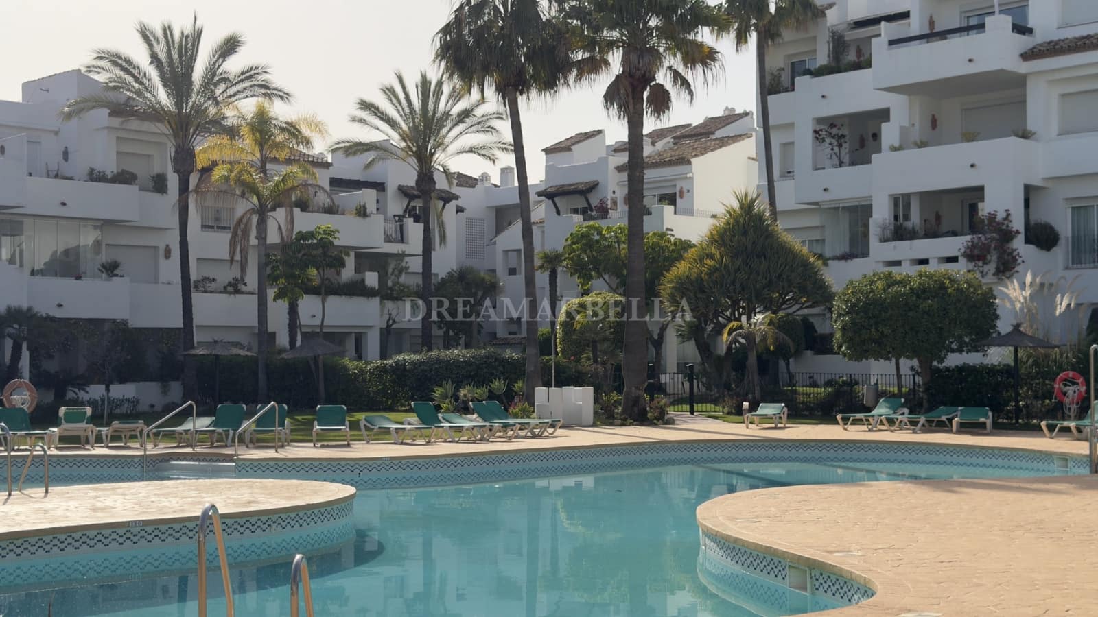 3 bedroom Apartment for sale in Costalita with pool garage - € 715,000 (Ref: 9911405)