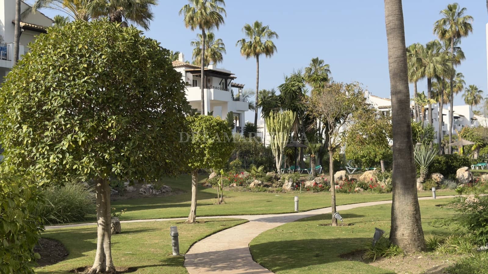 3 bedroom Apartment for sale in Costalita with pool garage - € 715,000 (Ref: 9911405)