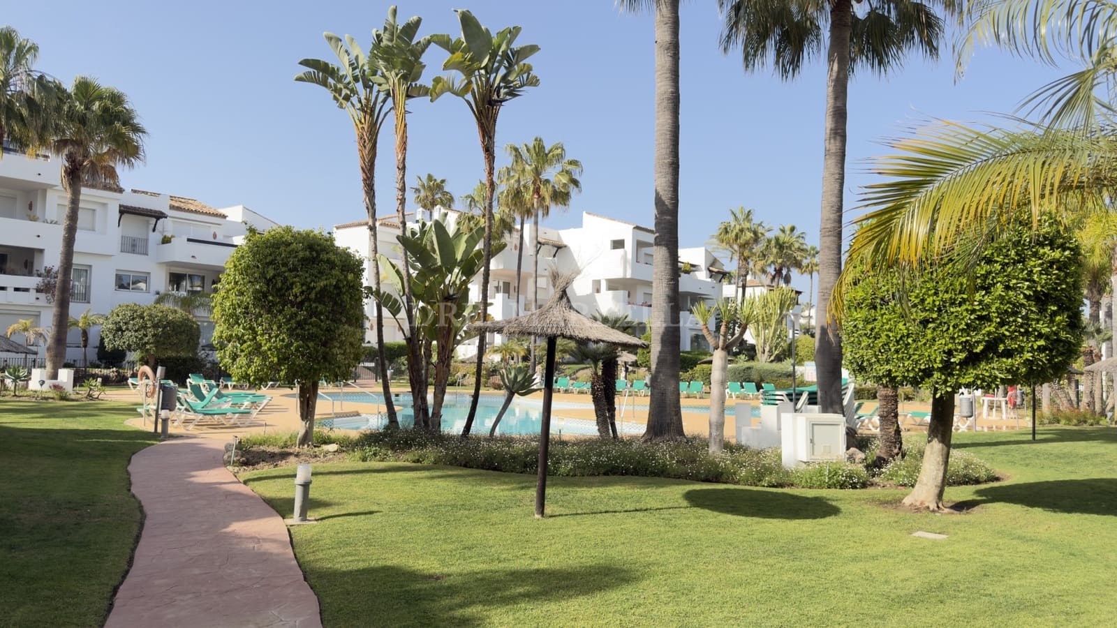 3 bedroom Apartment for sale in Costalita with pool garage - € 715,000 (Ref: 9911405)