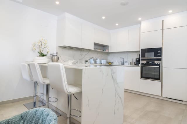 3 slaapkamer Penthouse te koop in Marbella met zwembad garage - € 1.250.000 (Ref: 9911406)