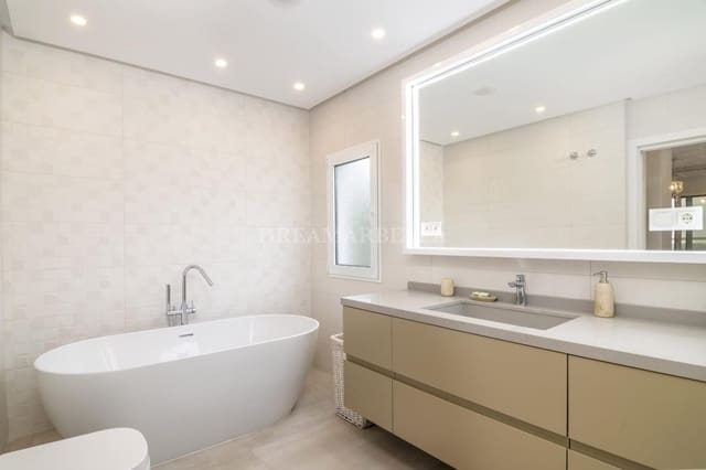 3 slaapkamer Penthouse te koop in Marbella met zwembad garage - € 1.250.000 (Ref: 9911406)