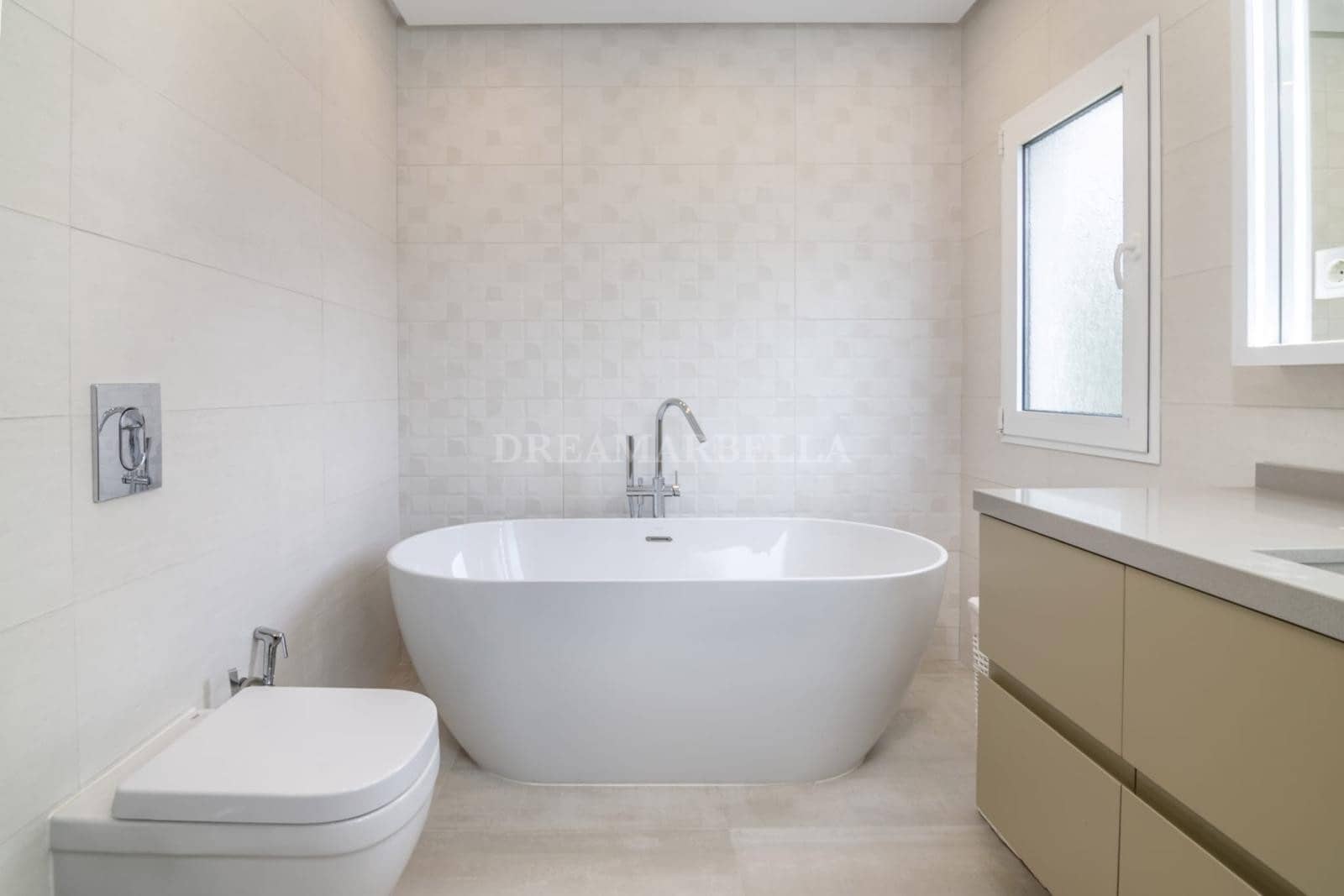 3 slaapkamer Penthouse te koop in Marbella met zwembad garage - € 1.250.000 (Ref: 9911406)
