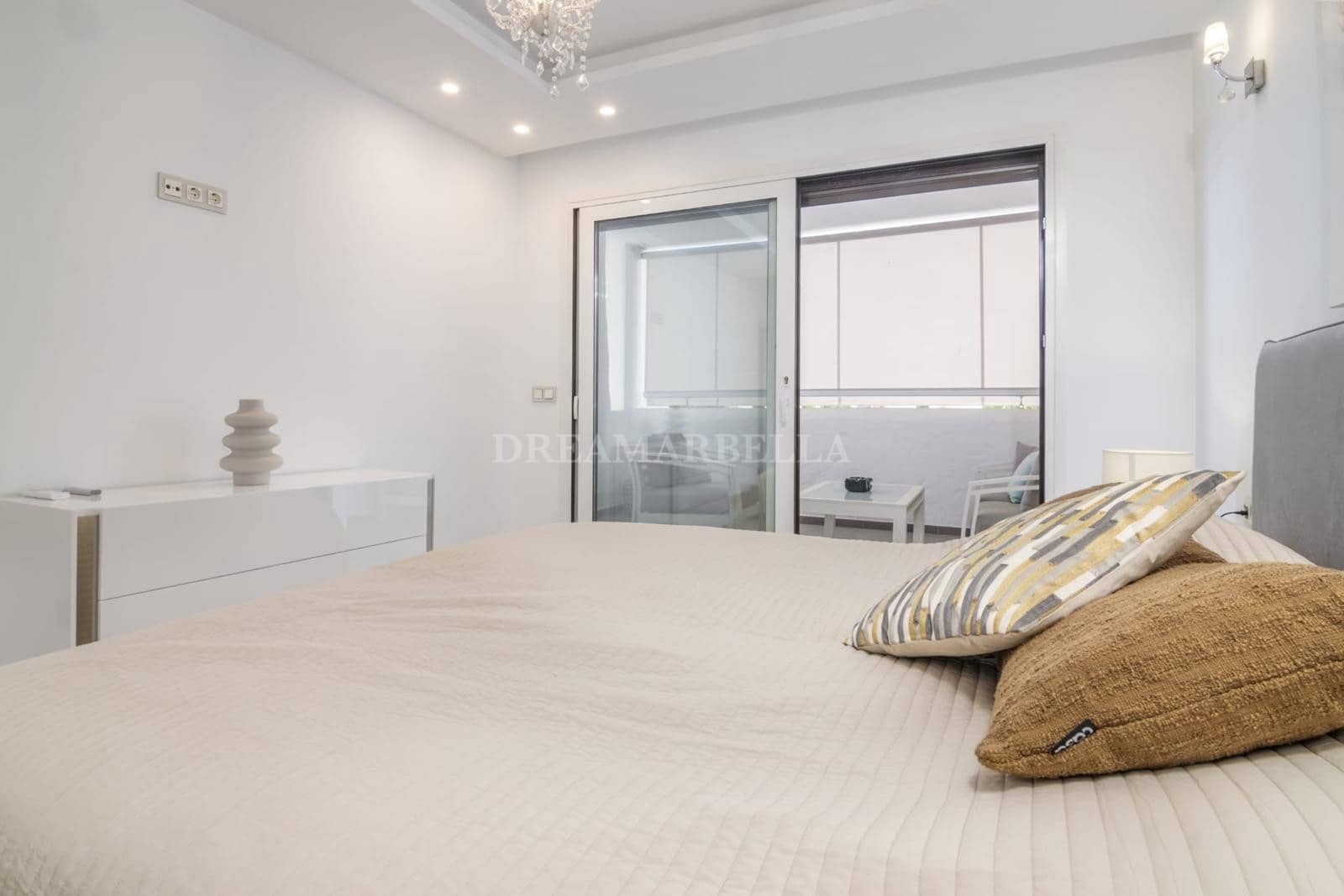 3 slaapkamer Penthouse te koop in Marbella met zwembad garage - € 1.250.000 (Ref: 9911406)