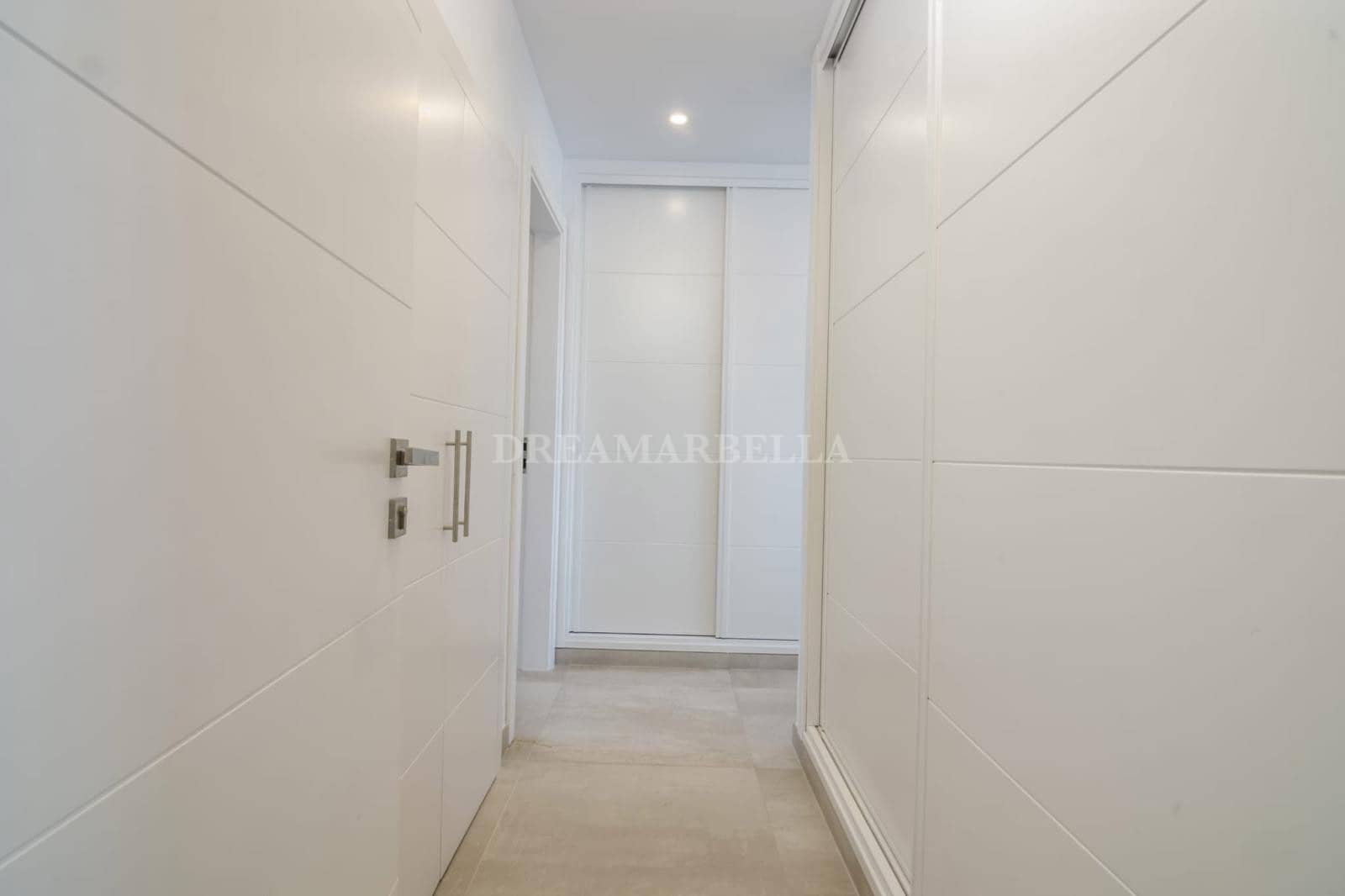 3 slaapkamer Penthouse te koop in Marbella met zwembad garage - € 1.250.000 (Ref: 9911406)