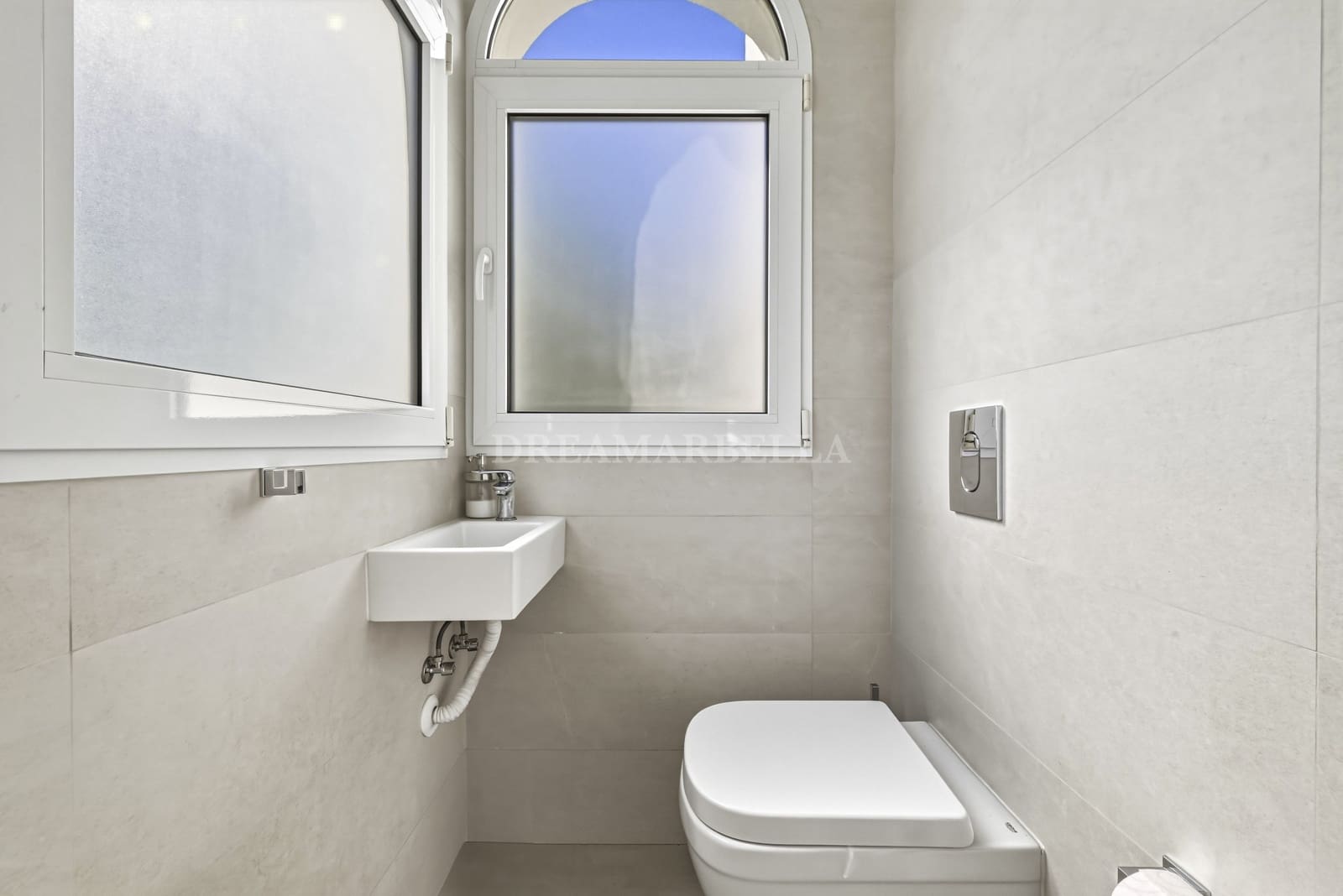 3 bedroom Penthouse for sale in Marbella with pool garage - € 1,250,000 (Ref: 9911406)