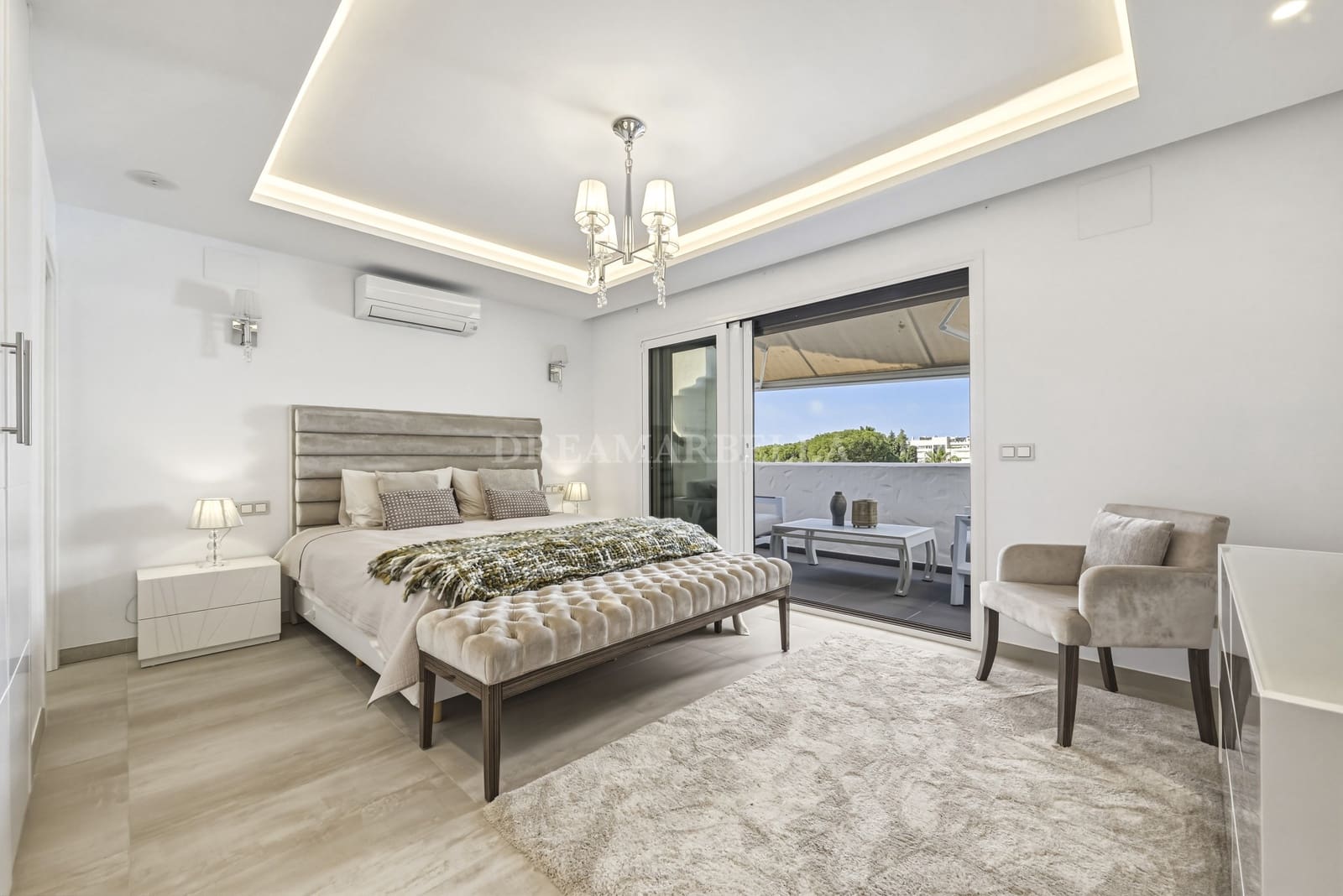 3 bedroom Penthouse for sale in Marbella with pool garage - € 1,250,000 (Ref: 9911406)