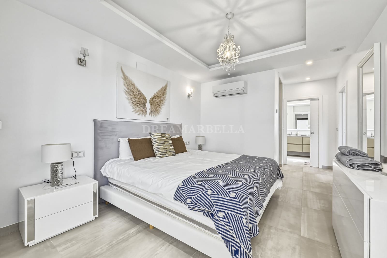 3 bedroom Penthouse for sale in Marbella with pool garage - € 1,250,000 (Ref: 9911406)