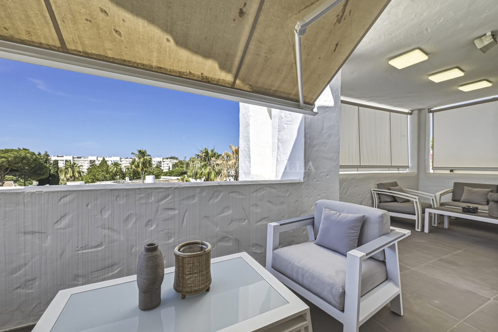 3 bedroom Penthouse for sale in Marbella with pool garage - € 1,250,000 (Ref: 9911406)