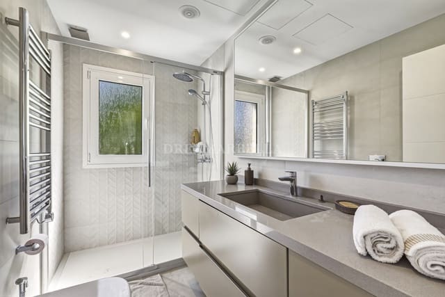 3 bedroom Penthouse for sale in Marbella with pool garage - € 1,250,000 (Ref: 9911406)
