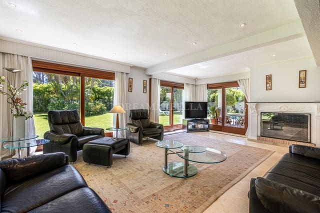 5 soverom Villa til salgs i Costalita, Estepona med svømmebasseng garasje - € 2 400 000 (Ref: 9911408)