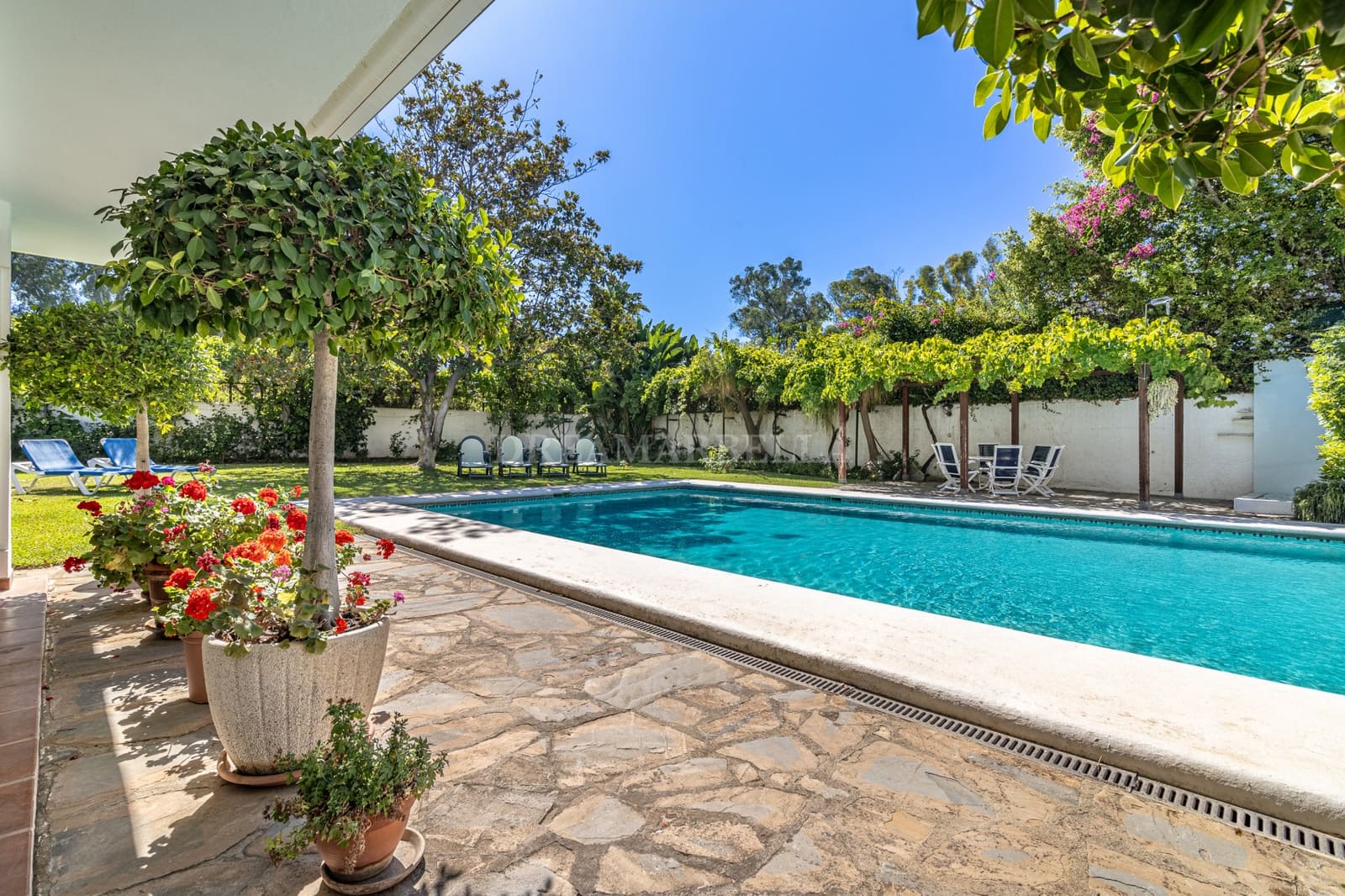 5 soverom Villa til salgs i Costalita med svømmebasseng garasje - € 2 400 000 (Ref: 9911408)