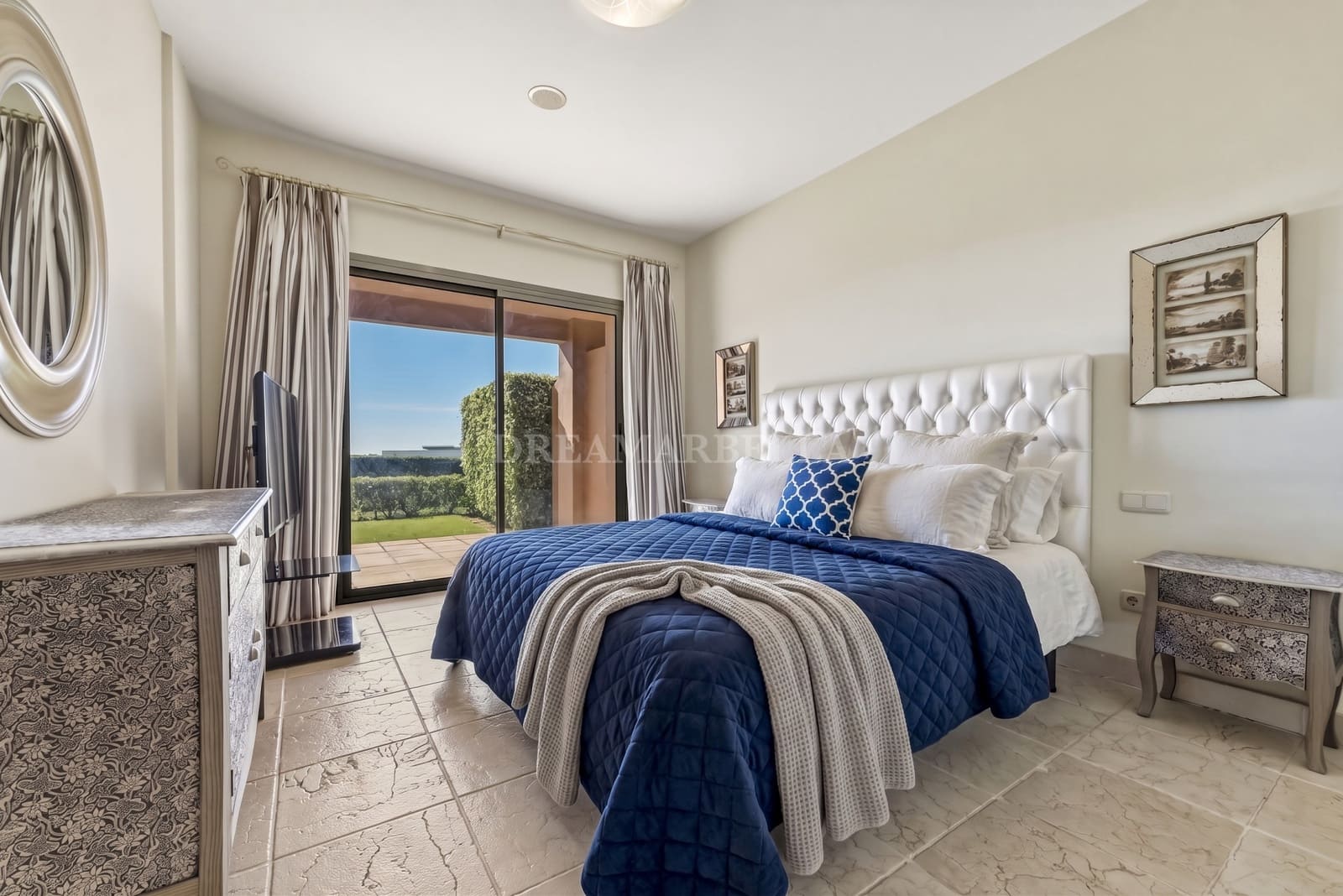 2 soveværelse Lejlighed til salg i Estepona med swimmingpool garage - € 455.000 (Ref: 9911410)