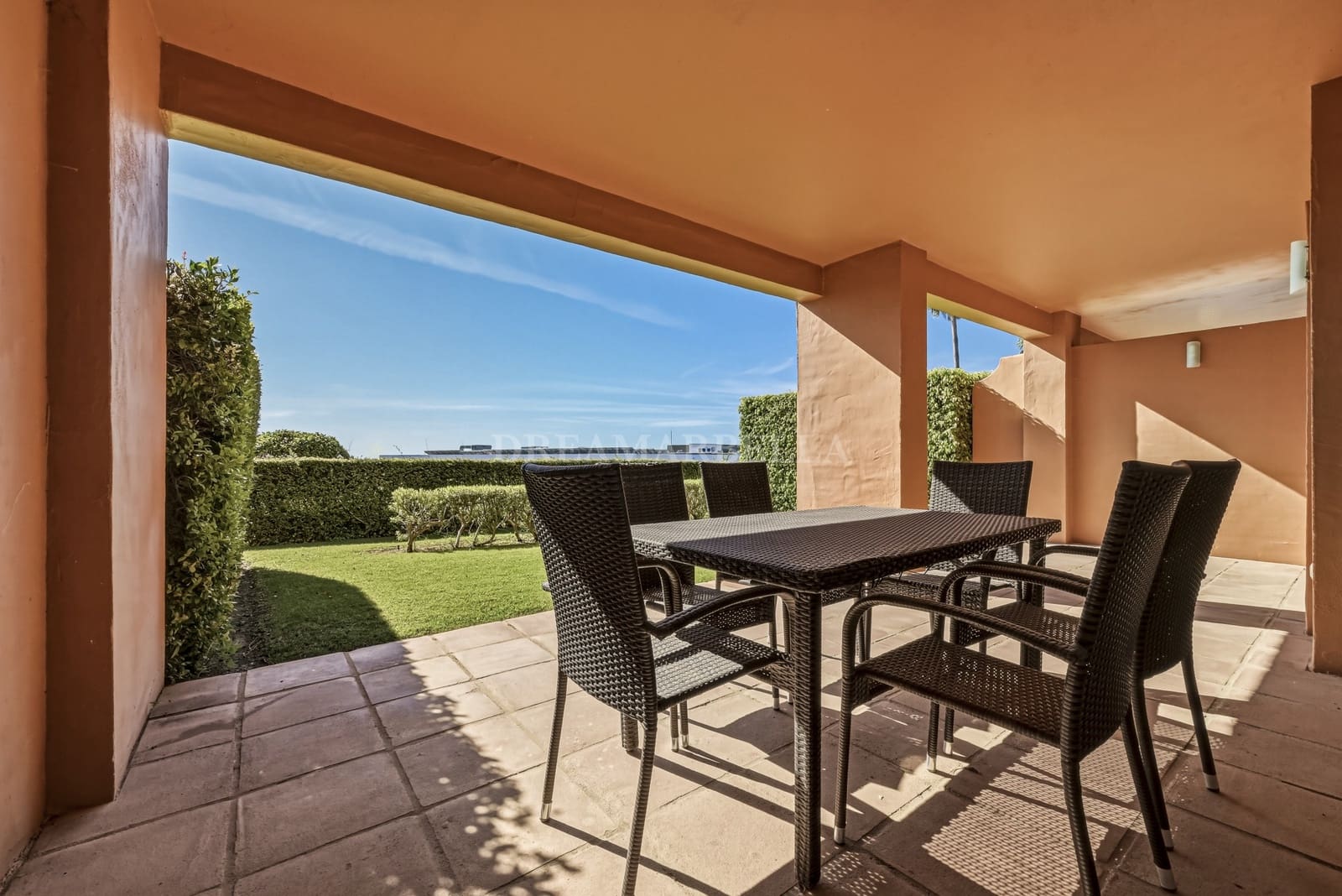 2 soveværelse Lejlighed til salg i Estepona med swimmingpool garage - € 455.000 (Ref: 9911410)