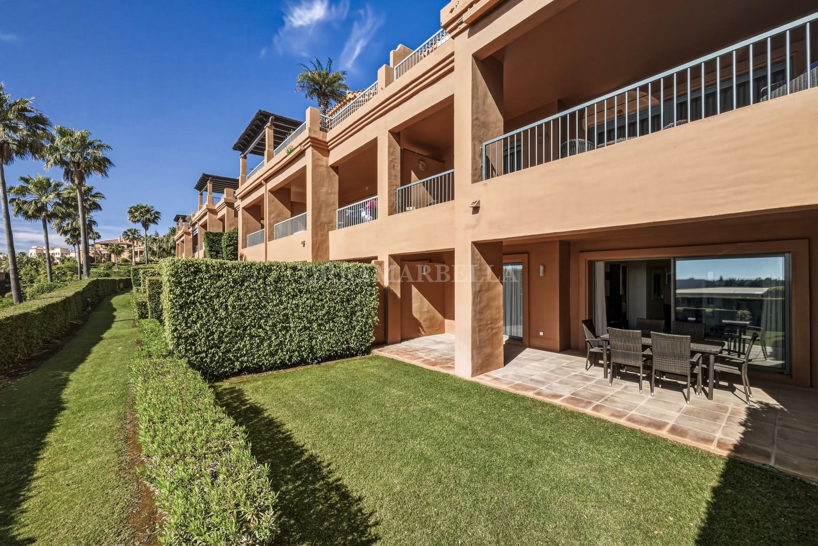 2 soveværelse Lejlighed til salg i Estepona med swimmingpool garage - € 455.000 (Ref: 9911410)