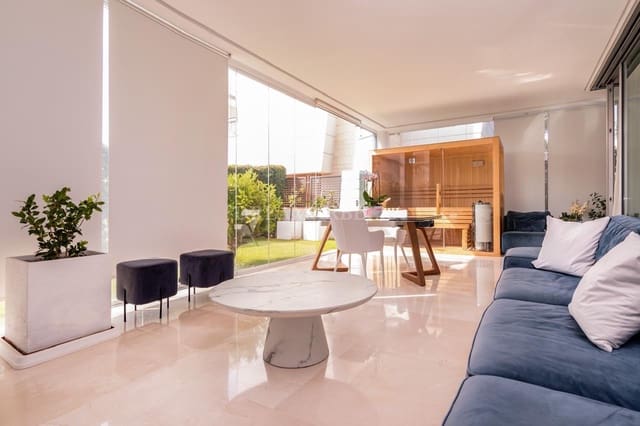 4 sypialnia Willa na sprzedaż w San Pedro de Alcantara, Marbella z basenem garażem - 2 700 000 € (Ref: 9911411)