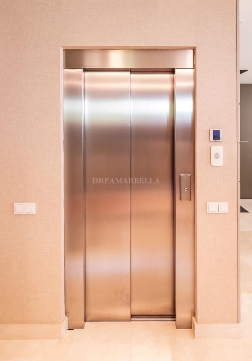 4 sypialnia Willa na sprzedaż w San Pedro de Alcantara z basenem garażem - 2 700 000 € (Ref: 9911411)