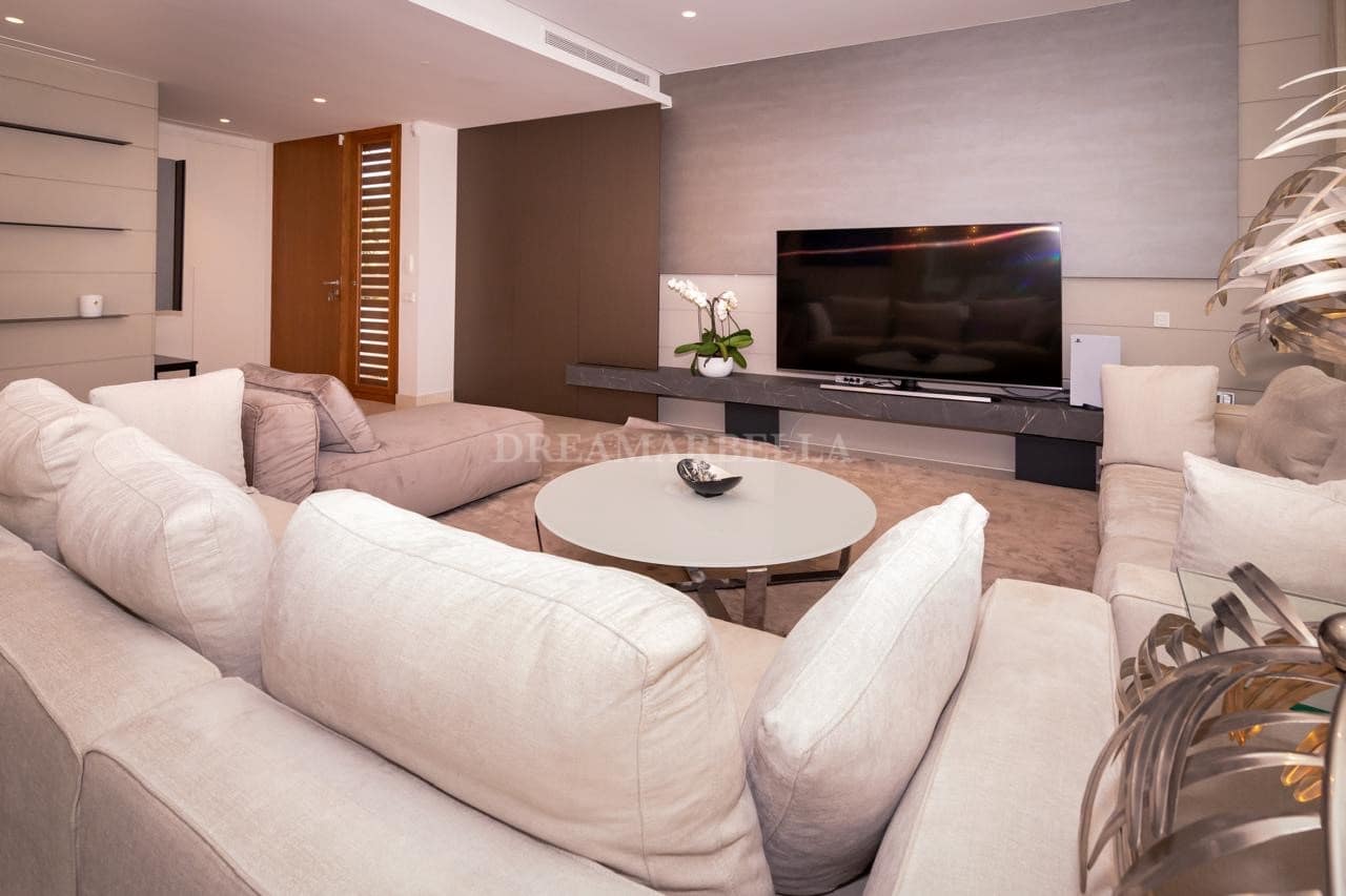 4 sypialnia Willa na sprzedaż w San Pedro de Alcantara z basenem garażem - 2 700 000 € (Ref: 9911411)