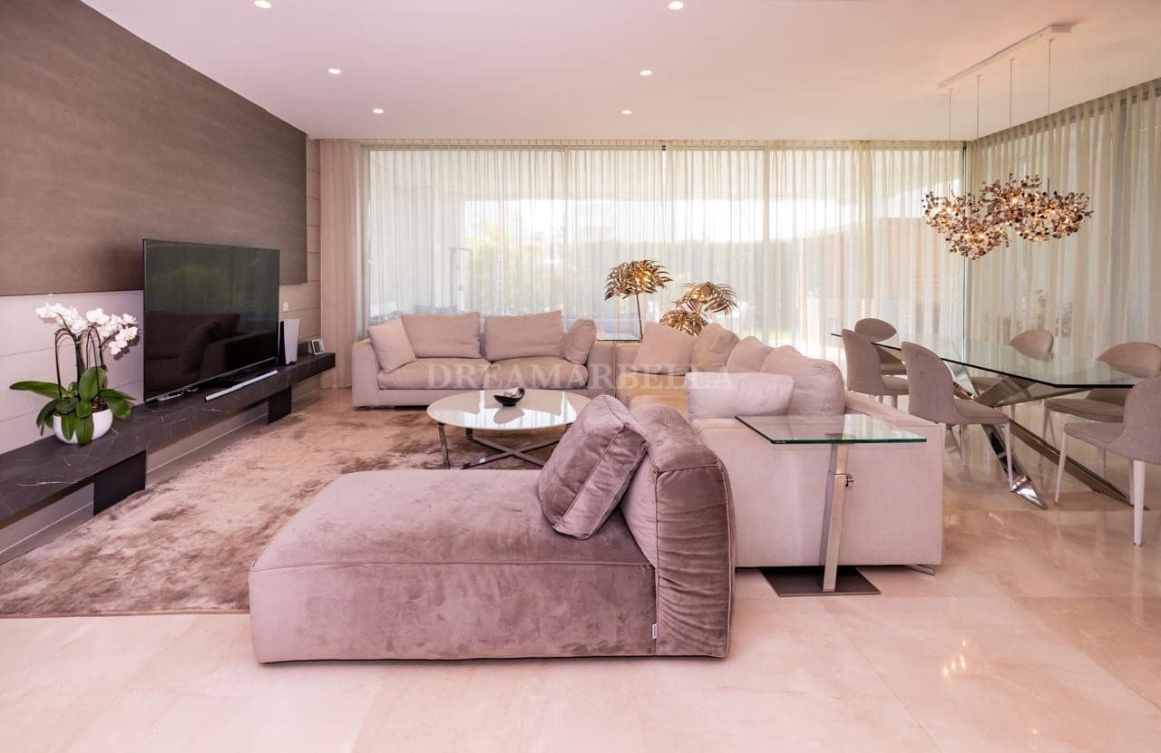 4 sypialnia Willa na sprzedaż w San Pedro de Alcantara z basenem garażem - 2 700 000 € (Ref: 9911411)